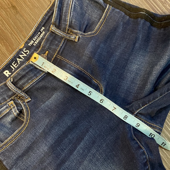 R jeans in lovely dark denim with some fading and piping down the sides. - Picture 7 of 9